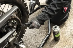 Biodegradowalny spray do Usuwania Smaru Muc-Off Degreaser