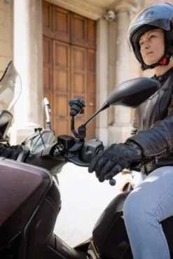 Podstawa montowana pod lusterko do skuterów i motocykli