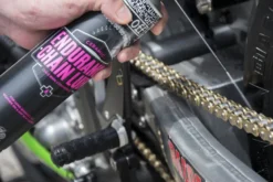 Smar do łańcucha na każdą pogodę Muc-Off All-Weather Chain Lube