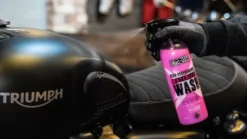 Spray Czyszczący i polerujący Muc-Off Waterless Wash