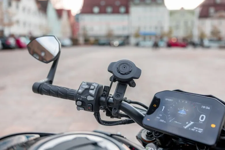 Wodoodporna ładowarka indukcyjna Quad Lock®